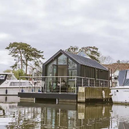 Water Cabin With Water Sports Equipment And Bikes, Bath Bristol Exterior foto