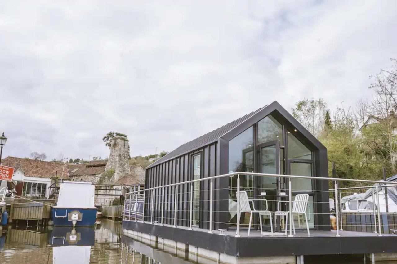 Water Cabin With Water Sports Equipment And Bikes, Bath Bristol Exterior foto