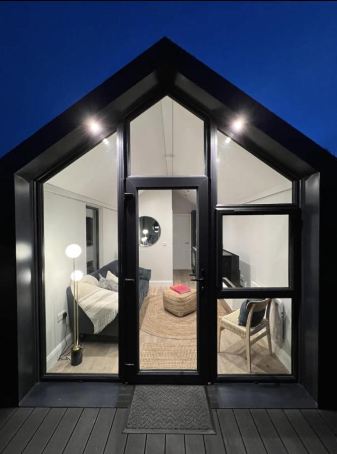 Water Cabin With Water Sports Equipment And Bikes, Bath Bristol Exterior foto